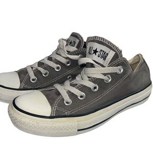 CONVERSE Women’s Gray Chuck Taylor All Star Low Top Sneakers Sz 6